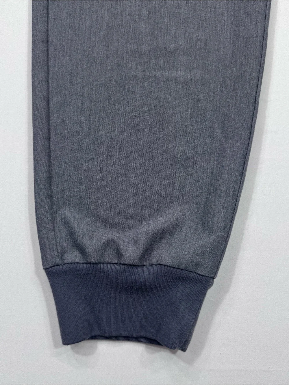 FIGS Scrubs, Zamora Jogger Scrub Pants, Gray, Tapered Ankle Cuffs, Sz. L/T